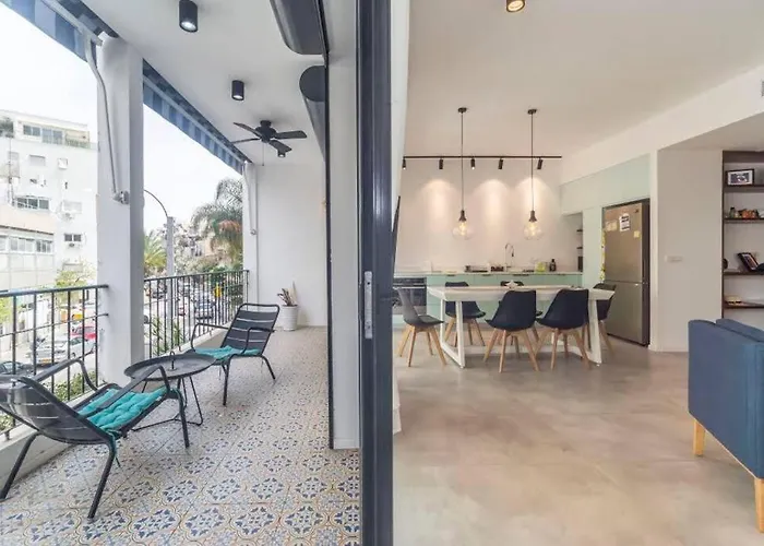 Tlv Beach 4 Rooms Big Balcony / 125 M2 Appart